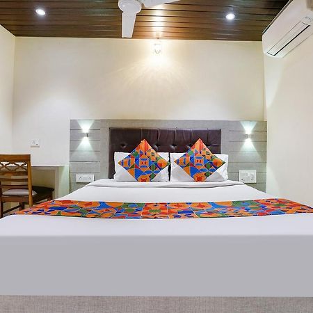 Fabhotel New Prince Palace Mumbai Exterior photo