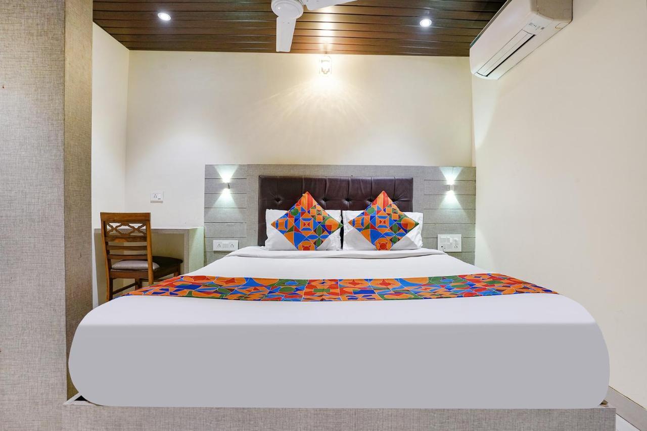 Fabhotel New Prince Palace Mumbai Exterior photo