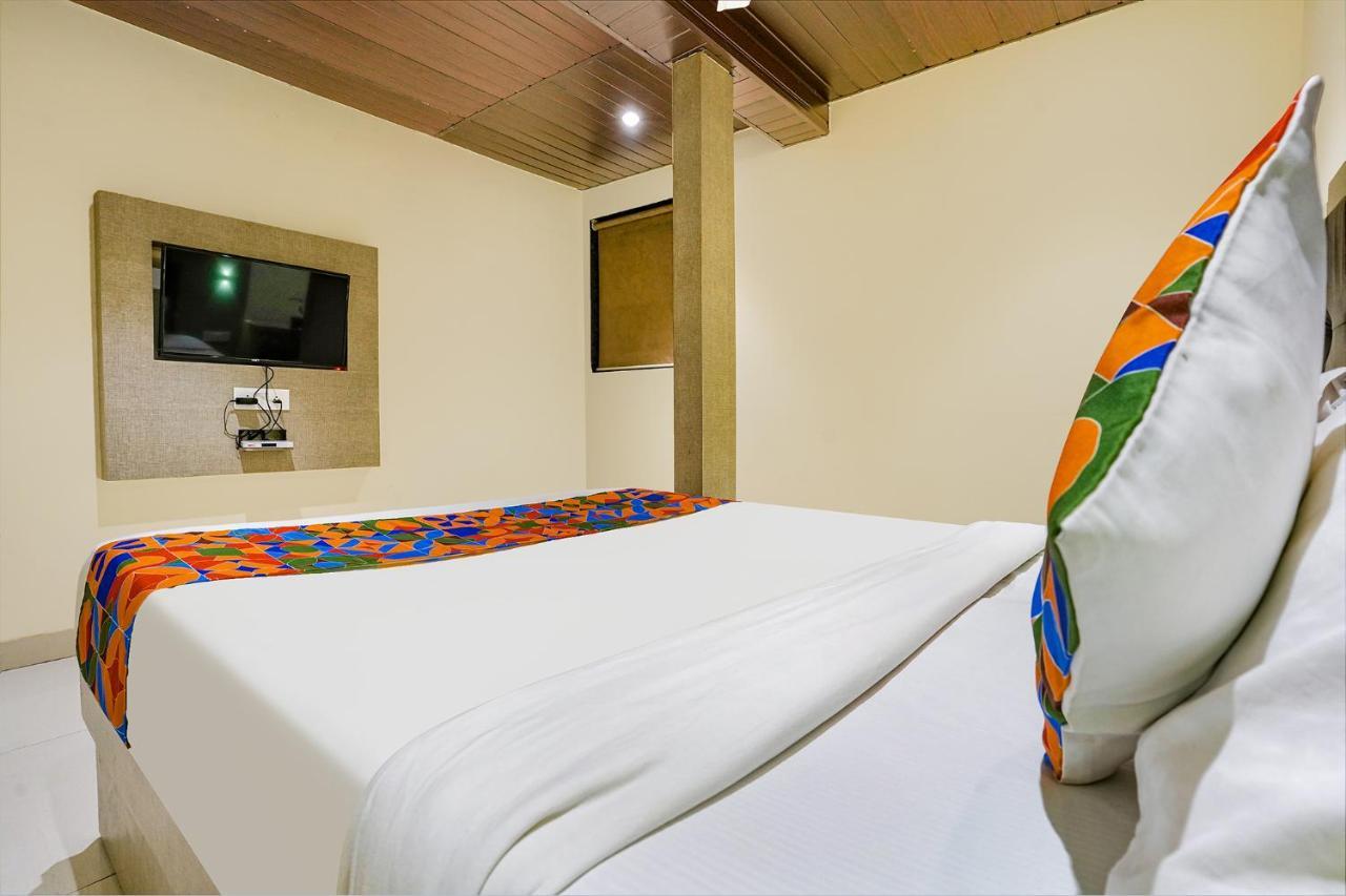 Fabhotel New Prince Palace Mumbai Exterior photo