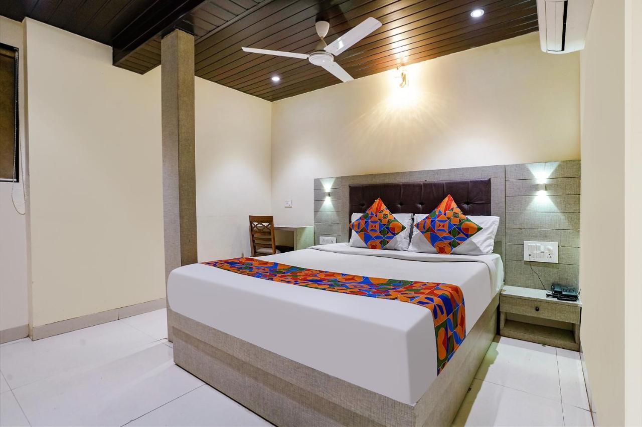 Fabhotel New Prince Palace Mumbai Exterior photo