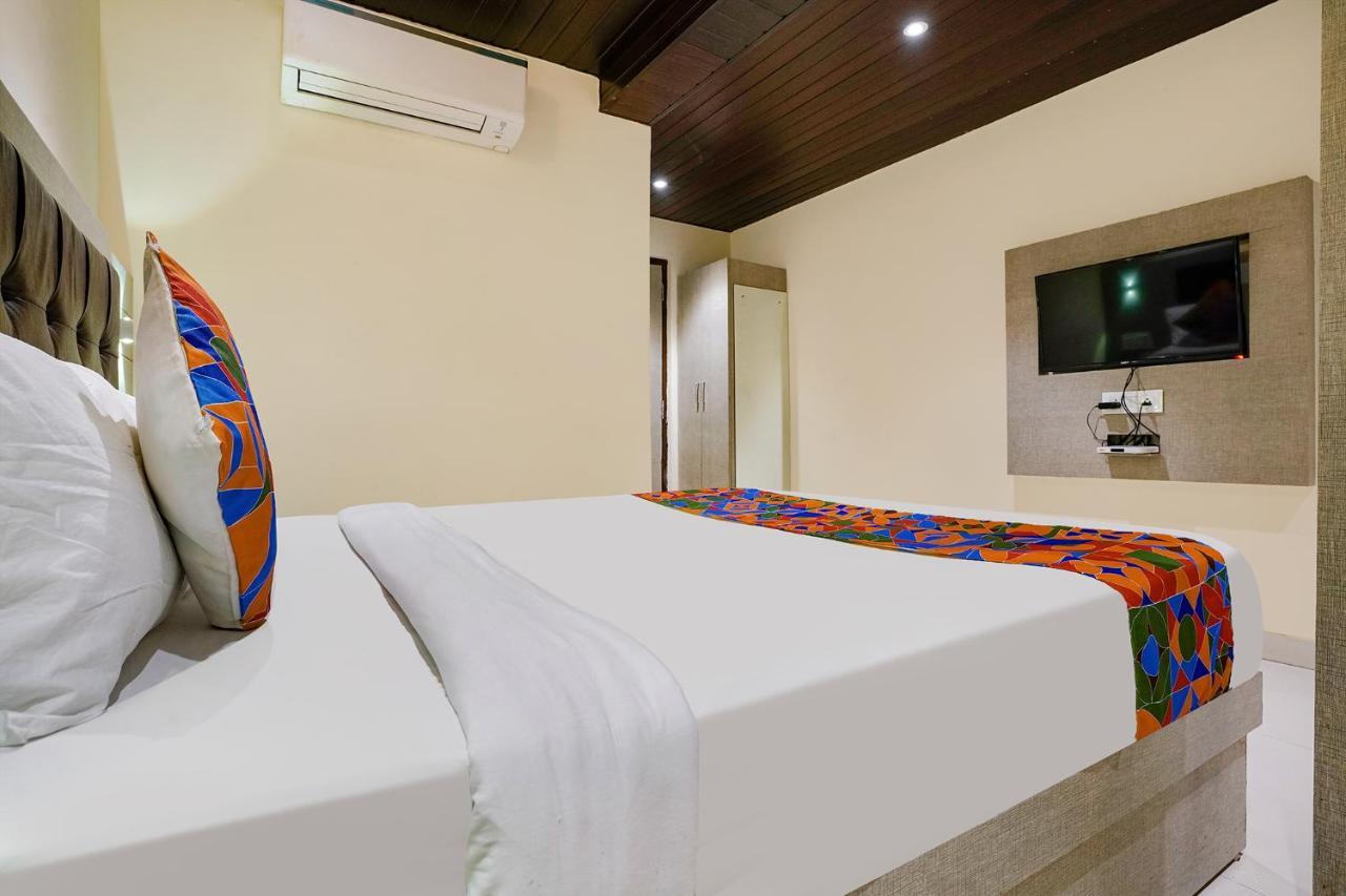 Fabhotel New Prince Palace Mumbai Exterior photo