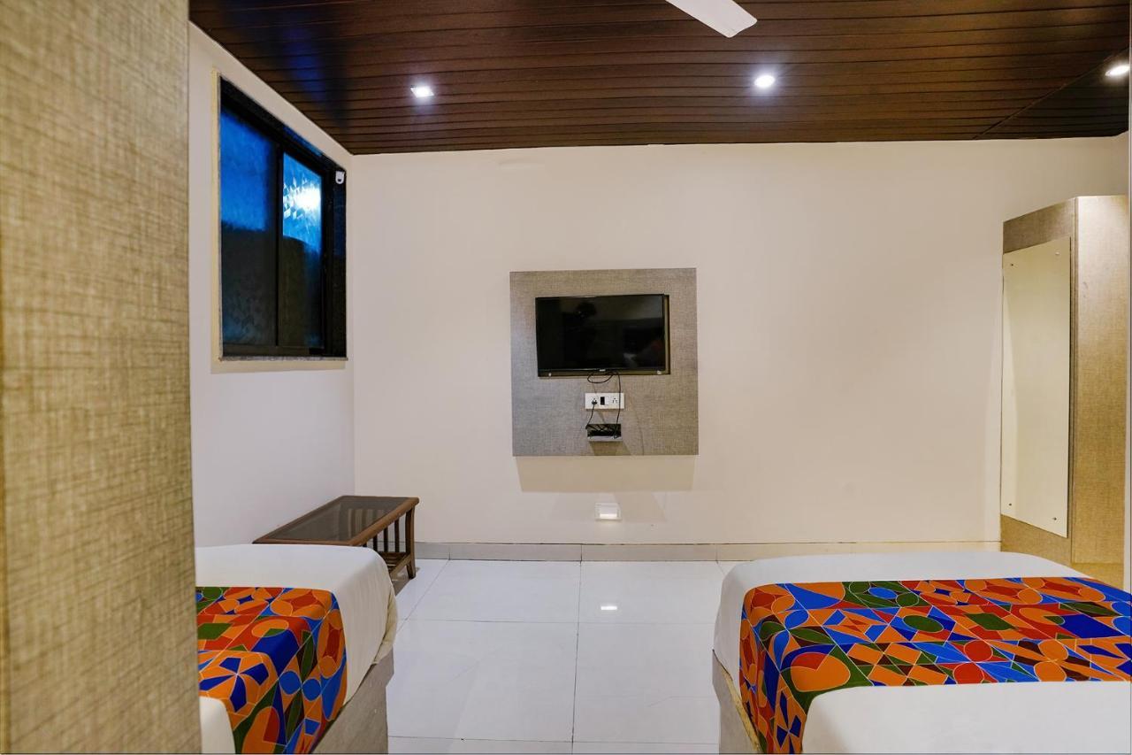 Fabhotel New Prince Palace Mumbai Exterior photo